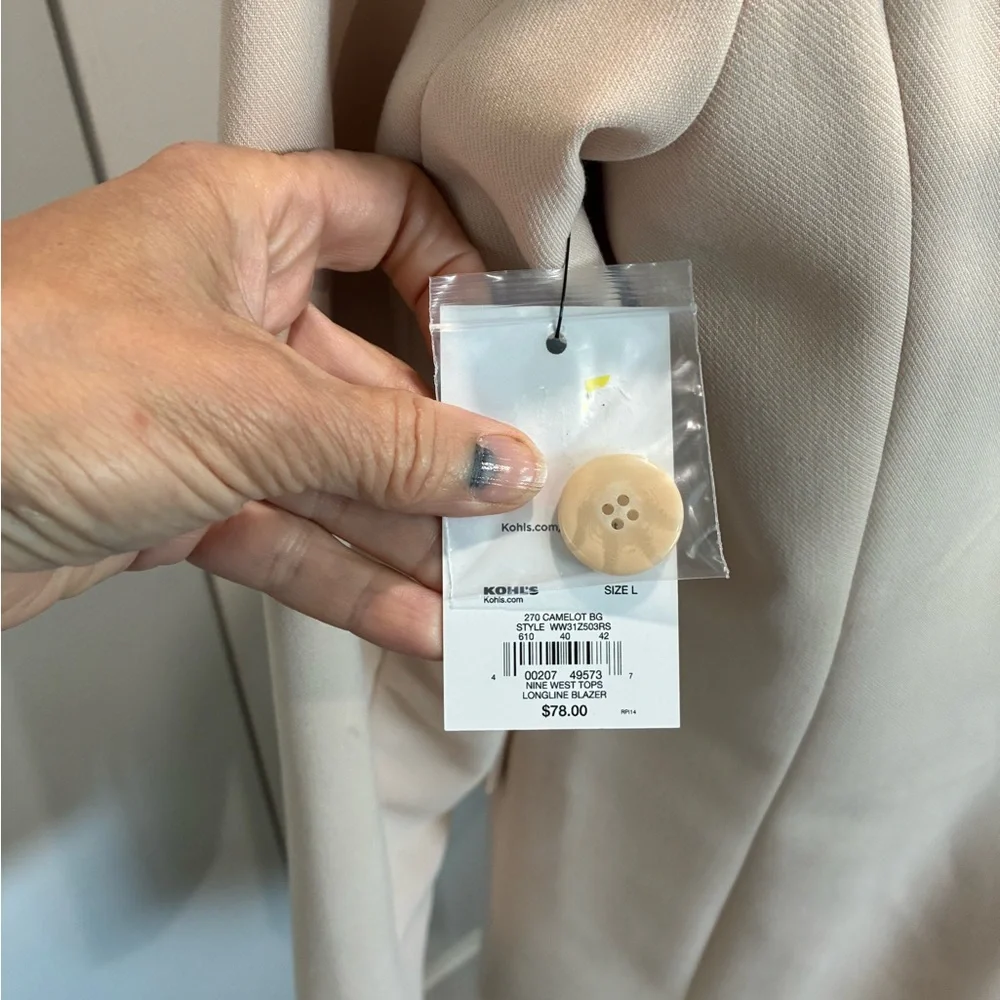 Nine West Cream Blazer with Notched Lapels - Picture 7 of 8